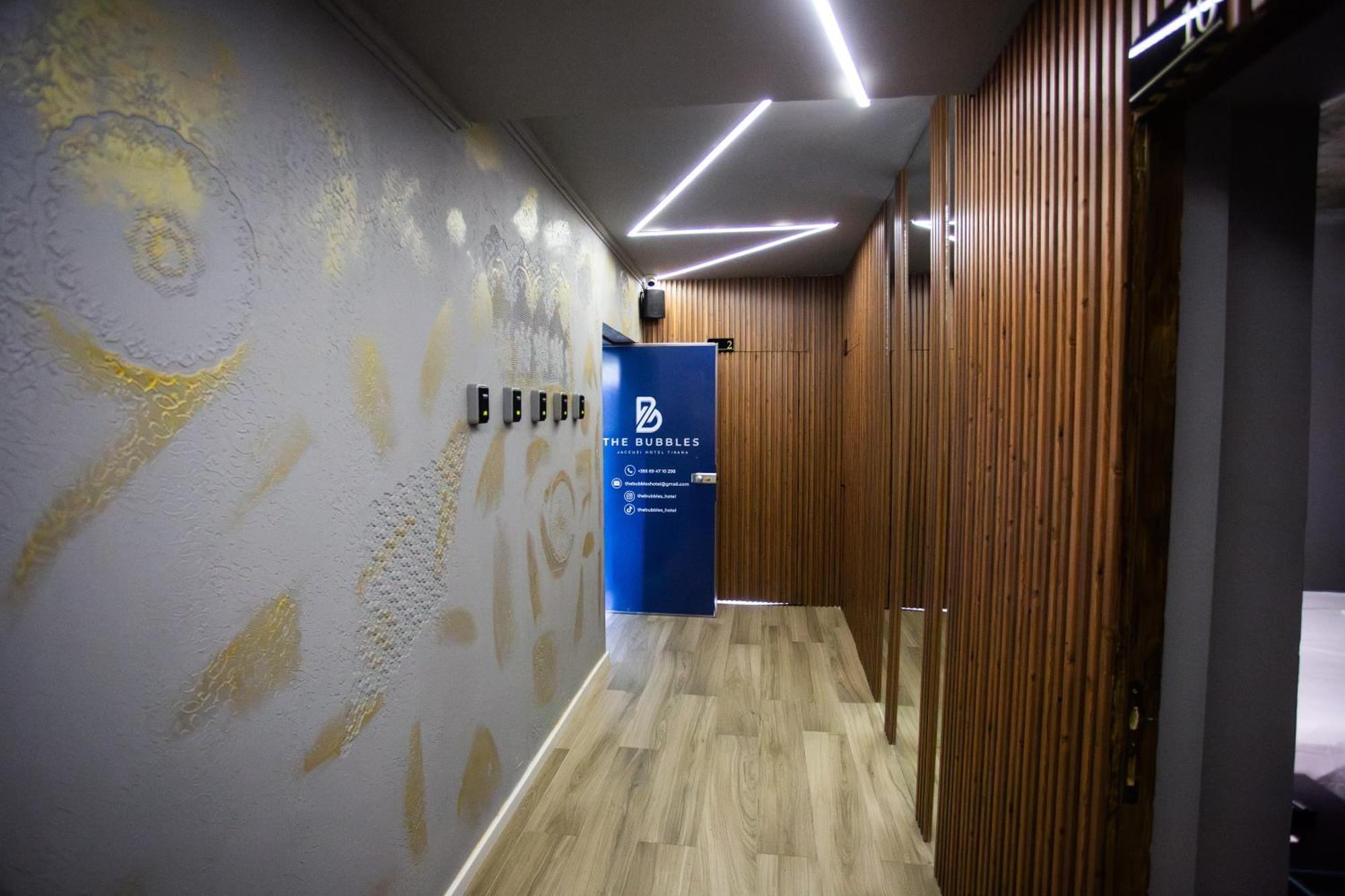 The Bubbles - Jacuzzi Hotel Тирана Экстерьер фото