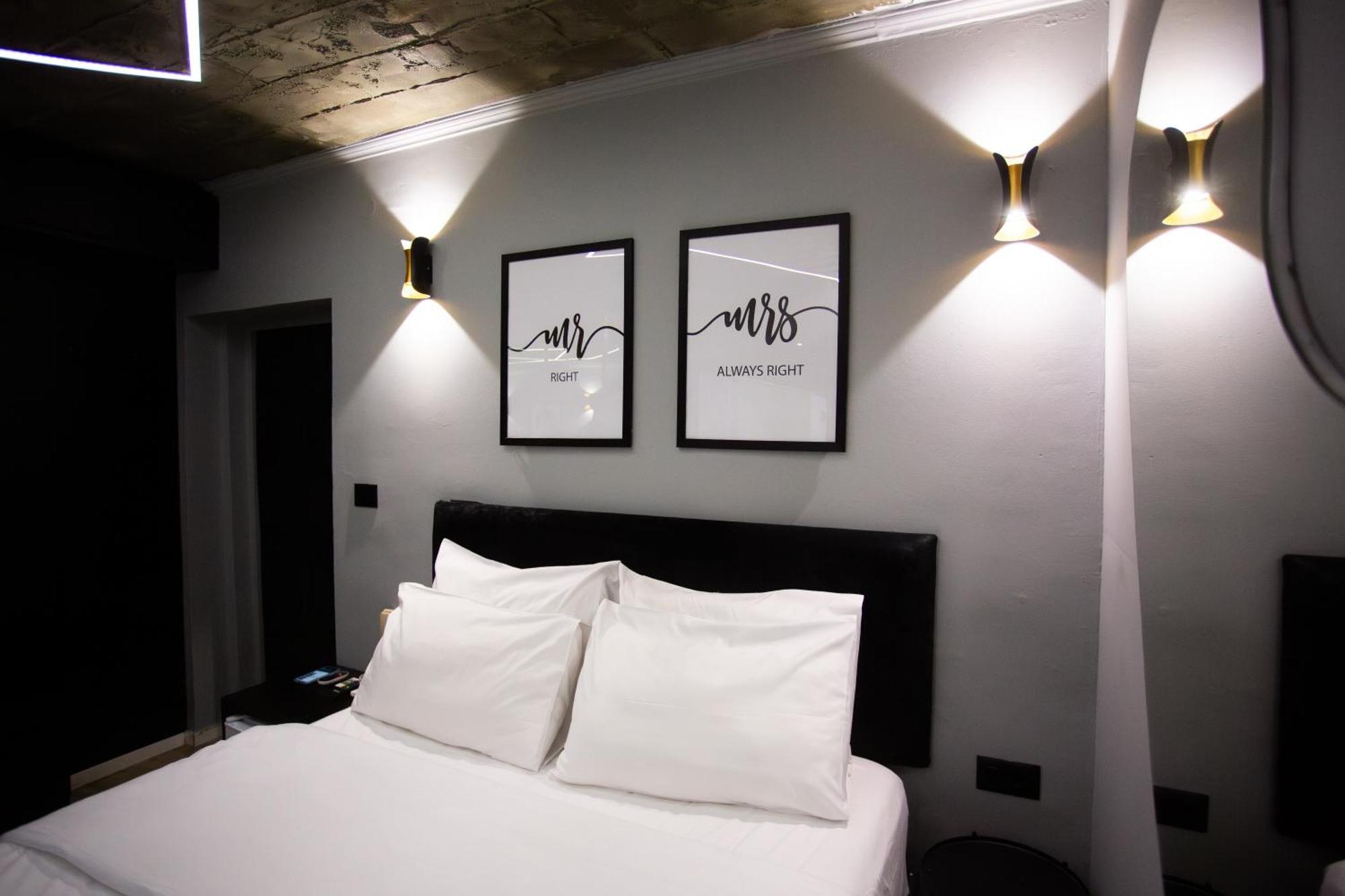The Bubbles - Jacuzzi Hotel Тирана Экстерьер фото